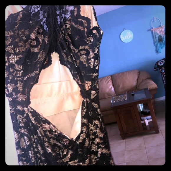 Elegant night dress. - Picture 2 of 2